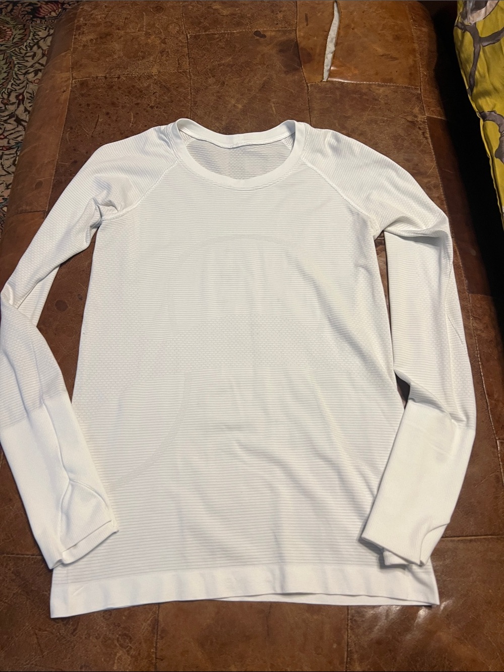 Lululemon run swiftly women’s 6 white long sleeve